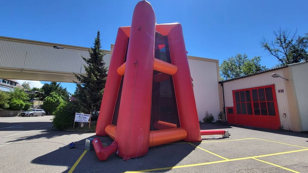 kistenkletternturm in rot orange