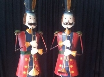 Dekofigur Trompetenheinis