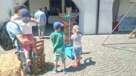 Hau den Marterpfahl Kinder