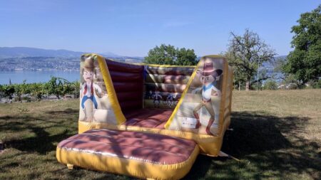 Western-Hüpfburg mieten