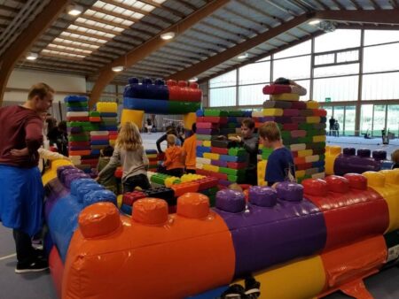 Kinder Riesenbaustelle