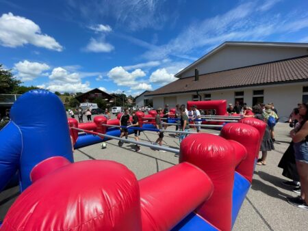 Menschenkicker Blau-Rot