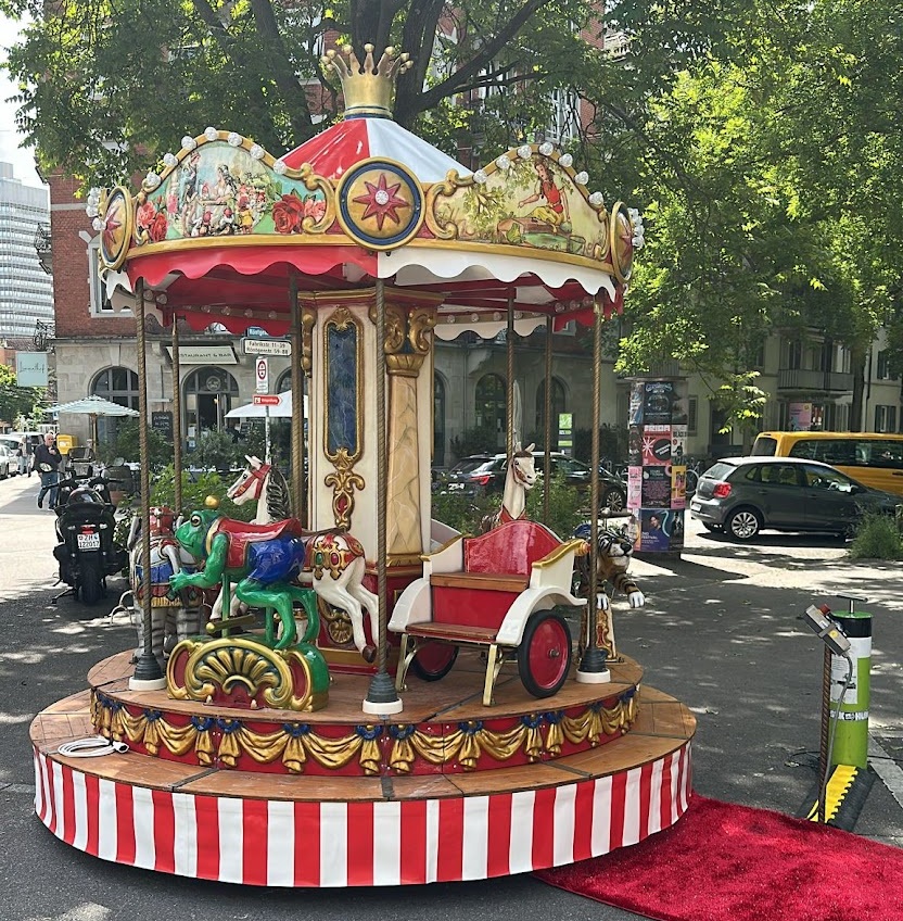 Kinderkarussell Märchen Carousel – Bild 3