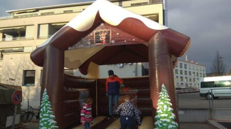 5 Meter Hüpfburg Almhütte